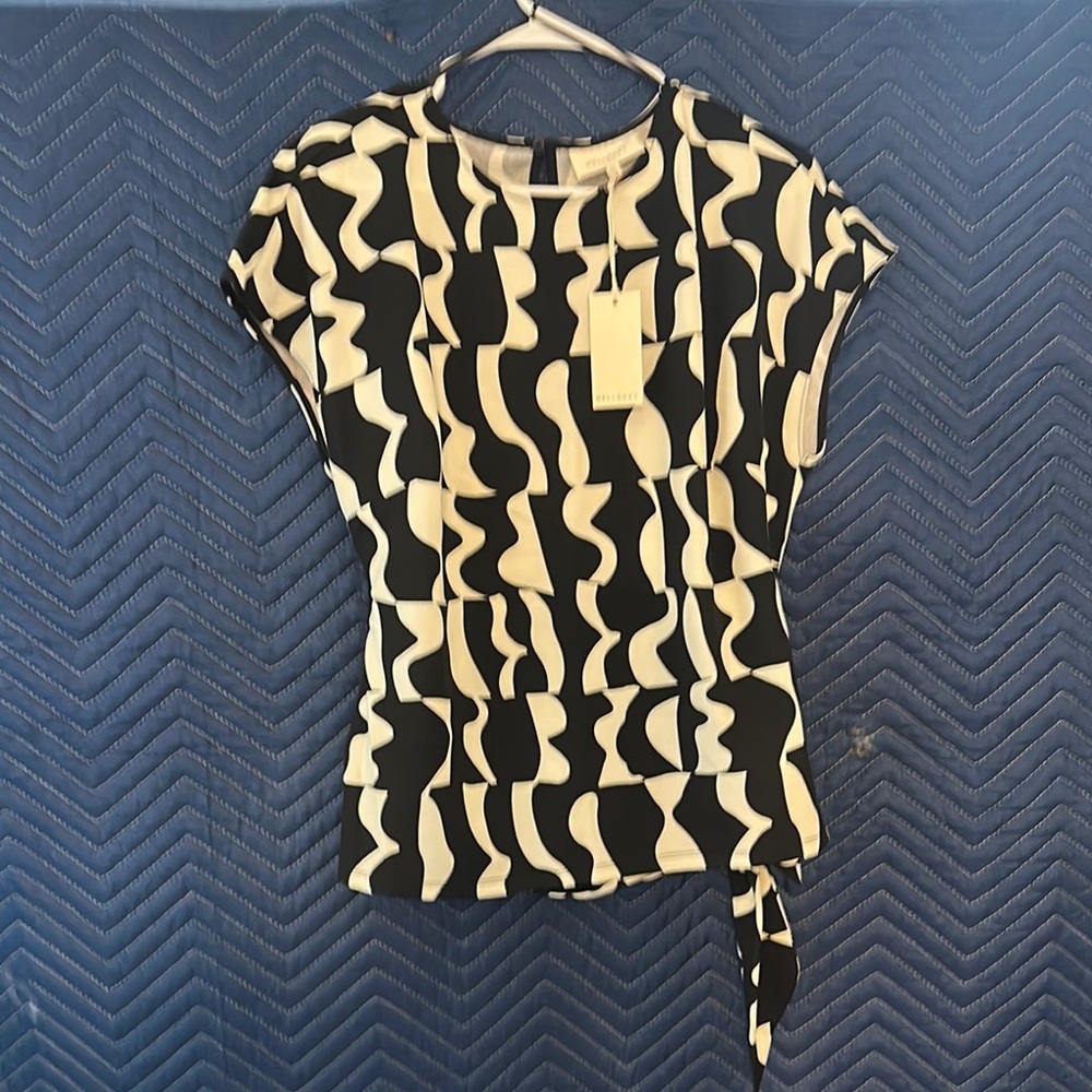 MELLODAY Black and Cream Flutter Sleeve Blouse